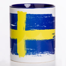 Lade das Bild in den Galerie-Viewer, Keramiktasse mit Schweden Flagge