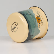 Lade das Bild in den Galerie-Viewer, RESPECT NATURE Emaillebecher in grün/beige - 330ml