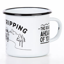 Lade das Bild in den Galerie-Viewer, 2er-PACK ROADTRIPPING: Emaillebecher in weiß und beige/gelb im Vanlife Style