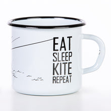 Lade das Bild in den Galerie-Viewer, EAT SLEEP KITE REPEAT Emaillebecher | für Kitesurfer*innen | 330ml