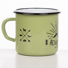 Lade das Bild in den Galerie-Viewer, THE ADVENTURE BEGINS Emaillebecher - verschiedene Farben