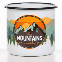 Lade das Bild in den Galerie-Viewer, MOUNTAINS ARE CALLING Emaillebecher in weiß - Inhalt 330ml - verschiedene Motive