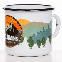 Lade das Bild in den Galerie-Viewer, MOUNTAINS ARE CALLING Emaillebecher in weiß - Inhalt 330ml - verschiedene Motive