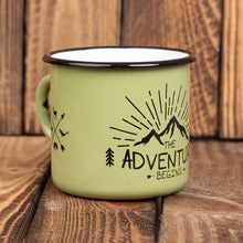 Lade das Bild in den Galerie-Viewer, 3er-PACK THE ADVENTURE BEGINS, 3x Emaillebecher in Schwarz, Grau und Grün