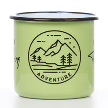 Lade das Bild in den Galerie-Viewer, ADVENTURE TRAVELING EXPLORING | Emaillebecher in grün | im Outdoor Design