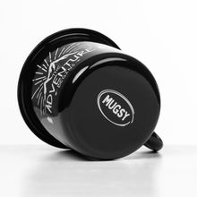 Lade das Bild in den Galerie-Viewer, THE ADVENTURE BEGINS Emaillebecher - verschiedene Farben