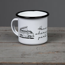 Lade das Bild in den Galerie-Viewer, HOME IS WHERE YOU PARK IT Emaillebecher mit Campingbus mit Aufstelldach