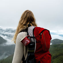 Lade das Bild in den Galerie-Viewer, REDLINE Emaille Geschirr: Emaille Becher mit Berg-Motiv | Emaille Tasse für Outdoor, Camping | 350 ml