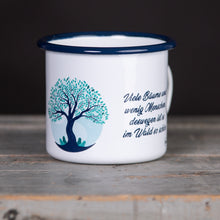 Lade das Bild in den Galerie-Viewer, Viele Bäume und wenig Menschen - Emaillebecher weiß