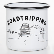 Lade das Bild in den Galerie-Viewer, ROADTRIPPING - THE ROAD AHEAD OF YOU Emaillebecher weiß/beige