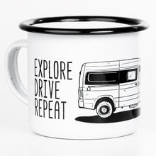 Lade das Bild in den Galerie-Viewer, EAT SLEEP CAMP Emaillebecher mit Campervan Kastenwagen Zeichnung