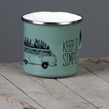 Lade das Bild in den Galerie-Viewer, KEEP IT SIMPLE - TAKE IT EASY | Emaillebecher mit silbernem Rand | Farben: olivgrün/rosa