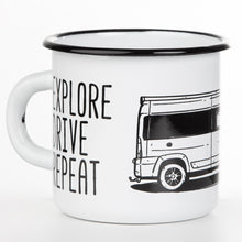 Lade das Bild in den Galerie-Viewer, EAT SLEEP CAMP Emaillebecher mit Kastenwagen Camper Zeichnung