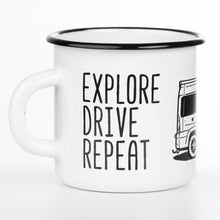 Lade das Bild in den Galerie-Viewer, EAT SLEEP CAMP Emaillebecher mit Kastenwagen Camper Zeichnung
