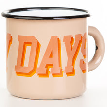 Lade das Bild in den Galerie-Viewer, LAZY DAYS Emaillebecher im Retro Style - sandfarben, 2 Designvarianten - Inhalt 330ml