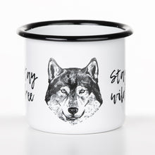 Lade das Bild in den Galerie-Viewer, Emaillebecher "STAY WILD - STAY FREE"-Serie mit Motiv: Husky