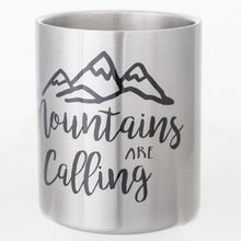 Lade das Bild in den Galerie-Viewer, MOUNTAINS ARE CALLING Edelstahlbecher mit Karabiner