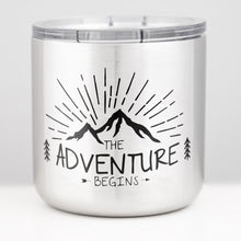 Lade das Bild in den Galerie-Viewer, THE ADVENTURE BEGINS Edelstahlbecher mit Deckel