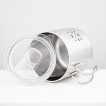 Lade das Bild in den Galerie-Viewer, THE ADVENTURE BEGINS Edelstahlbecher mit Deckel