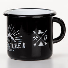 Lade das Bild in den Galerie-Viewer, 3er-PACK BLACK TREK: 3 x schwarze Emaillebecher mit Trekking und Wandermotiven