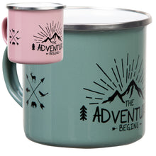 Lade das Bild in den Galerie-Viewer, THE ADVENTURE BEGINS Emaillebecher mit silbernem Rand - Farben: olivgrün / rosa