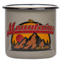 Lade das Bild in den Galerie-Viewer, MOUNTAINS ARE MY LIFE Emaillebecher in grau mit farbigem Aufdruck