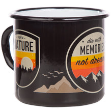 Lade das Bild in den Galerie-Viewer, Emaillebecher BADGES in schwarz mit verschiedenen Outdoor Motiven in Badge Design