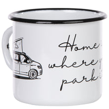 Lade das Bild in den Galerie-Viewer, HOME IS WHERE YOU PARK IT Emaillebecher mit Campingbus mit Aufstelldach
